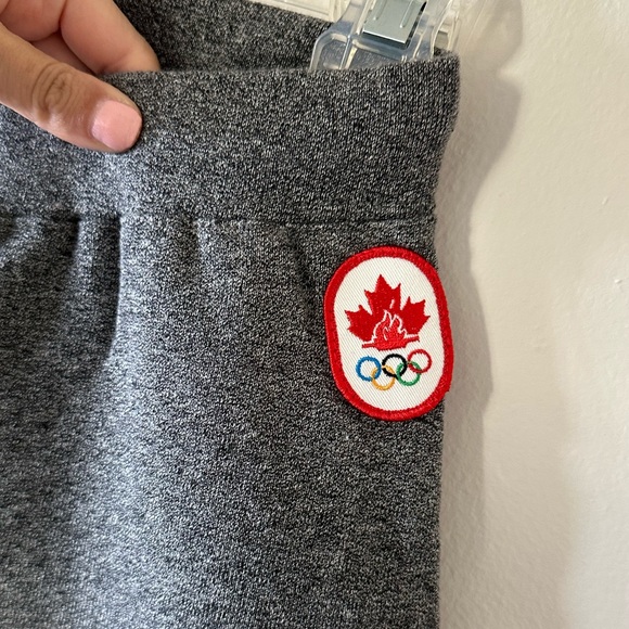 Vancouver Olympics Girls’ Sweatpants (Gray) by Hudson’s Bay Company - Picture 4 of 5